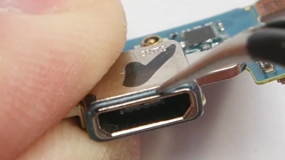 Care e secretul rezistenţei la apă pentru Samsung Galaxy S7, S7 Edge?; Disecţia terminalelor dezvăluie mecanismele implicate (Video)