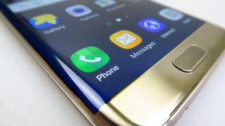 Samsung Galaxy S7 Edge, display-ul străluceşte, muchiile curbate primesc extra funcţii