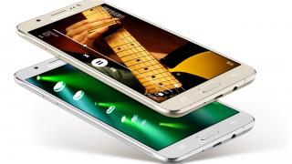 Samsung anunță noile smartphone-uri Galaxy J7 (2016) și J5 (2016) în China; modele cu dotări interesante și bliț frontal