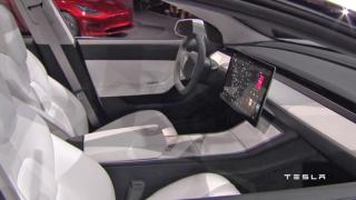 Tesla Model 3 primeşte un ecran central de consola produs de LG Display; Vine cu diagonală de 15 inch