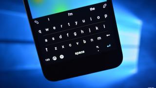 Microsoft Flow pentru iOS ni se prezintă într-un clip hands-on; tastatura suportă gesturi swipe și oferă predicții pentru text