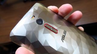 ASUS ZenFone 2 Deluxe Special Edition Review