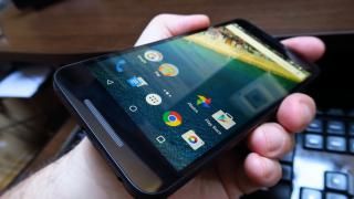 LG Nexus 5X - design ieftin şi neinspirat, dar ergonomic