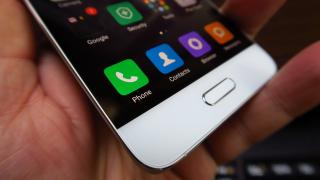 Xiaomi Mi 5: OS, UI aplicaţii nu chiar plăcute privirii, dar operând ceas