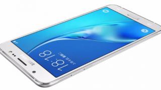 Specificațiile lui Samsung Galaxy C7 sunt dezvăluite de GFXBench; vine cu display de 5.5 inch și 4 GB RAM
