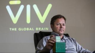 Creatorii lui Siri vor anunţa un asistent bazat pe inteligenţă artificială peste câteva zile, sub numele de Viv
