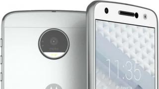 Motorola Moto X 2016 apare şi în imagini 3D, cu un spate personalizat în stil Moto Maker, multe orificii pentru camere!