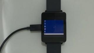 Windows 7 pe smartwatch? OS-ul e portat pe un ceas LG G Watch şi booteaza în 3 ore!