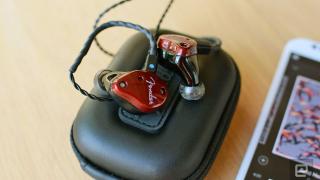 Fender produce căşti in ear mai nou şi păstrează abordarea de design a instrumentelor sale
