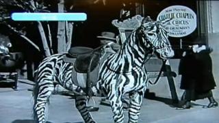 Calatoria in timp, dovedita de prezenta unui telefon intr-un film cu Charlie Chaplin (Video)
