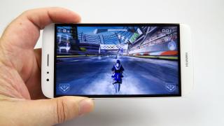 Huawei G8: Benchmark-uri bunicele pentru un midrange, dar nu şi la aspectul 3D