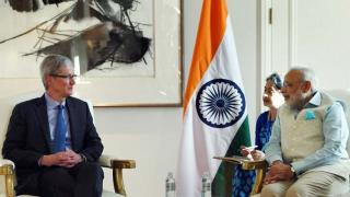 SiliCurry Valley: CEO-ul Apple, Tim Cook şi prim ministrul indian Narendra Modi discută despre producţia de telefoane în India