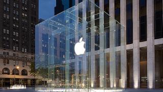 Apple e dată în judecată pentru brevete asociate funcţiilor lui iPad şi iPhone; 6 mecanisme sunt vizate de proces