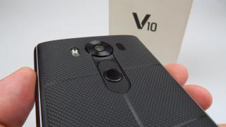 LG V10 Unboxing: phablet-ul supradotat de la LG scos din cutie, cu ecran dual, camera frontală duala (Video)