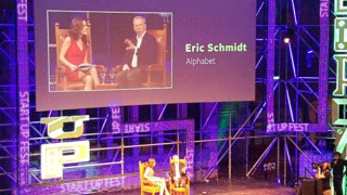 Eric Schmidt, figura marcantă Google recunoaşte că deţine un iPhone, îi critică totuşi bateria