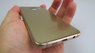 Samsung Galaxy A3 (2016): Design foarte arătos şi materiale premium