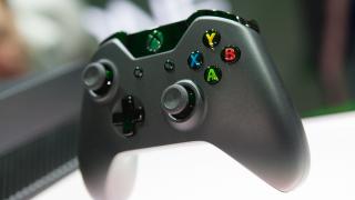 [UPDATE - stoc epuizat] Alertă preţ bun: Xbox One 1 TB la doar 999 lei; Mai ieftin decât de Black Friday!