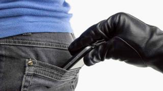 Iată o colecţie de țepe pe bază de telefoane: de la "ţeapa cu telefonul schimbat" la "metoda Doctorul" şi "poliţistul care lua telefoane de la copii"