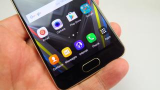 Samsung Galaxy A3 (2016): OS, UI, aplicaţii pe bază de Lollipop şi TouchWiz