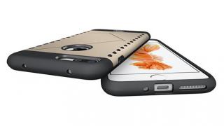 O serie de huse destinate lui iPhone 7 Plus ne prezintă decupajele pentru camera duală și portul magnetic