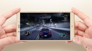 ZTE lansează phablet-ul de 6 inch Nubia Z11 Max; acesta vine cu procesor Snapdragon 652