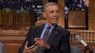 Preşedintele SUA Barack Obama a renunţat în sfârşit la BlackBerry şi a trecut la un telefon mai modern... dar inutil