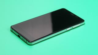 Telefonul UHANS S1 vine cu look în stil iPhone, 3 GB RAM şi preţ accesibil; Bonus - accesorii în valoare de 15 dolari