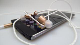 LG V10: Multimedia HiFi, cu căşti şi amplificator de vis