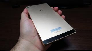 Huawei P8 Max: Hardware de P8, în varianta XXL