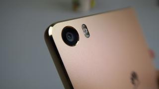 Huawei P8 Max: Camera e la nivel foto de P8, video cam subţire