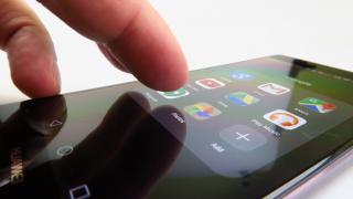 Huawei P9 Plus: Display AMOLED superior lui P9, cu extra nivele de presiune