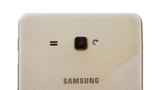 Samsung Galaxy J Max vrea să înlocuiască un telefon şi o tabletă, schimbă noţiunea de 2 în 1