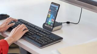 HP Elite X3, "telefonul computer" ar putea sosi la Orange România în curând; Pachetul special cu accesorii dock si laptop costă 1200 de euro