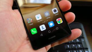 Huawei P9 Lite: OS, UI, aplicaţii pe bază de Emotion UI, Marshmallow şi bloatware