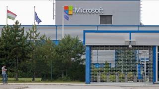 Microsoft Mobile închide fabrica din Finlanda și concediază 1350 angajați