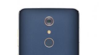 ZTE ZMAX Pro debutează în SUA la un preț de 99 dolari; display FHD de 6 inch, scanner de amprente și port USB Type-C