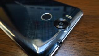 Ulefone Power: Design masiv şi solid, totuşi mai compact decât alte modele battery phone