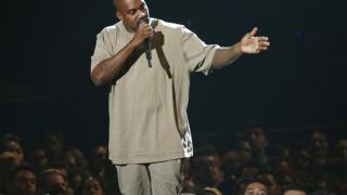 Kanye West atacă Apple, îl acuză pe Tim Cook că încearcă să fie Steve Jobs