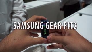 Samsung Gear Fit 2 primește un scurt hands-on de la Unpacked 2016; device purtabil arătos cu senzor de puls