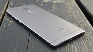Huawei Mate S poate fi achiziționat pentru suma de 1.599 lei de la Cel.ro; iată și alte reduceri!