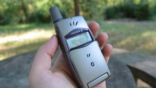 Ericsson T29s RetroReview: baterie dublată faţă de predecesor, WAP şi flip cu drag din negura timpului (Video)
