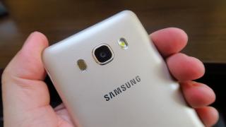 Samsung Galaxy J5 (2016): Multimedia cu egalizator complex, volum rezonabil