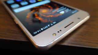 Samsung Galaxy J5 (2016): Conectivitate bună pe partea de 4G, apelurile puteau fi mai clare