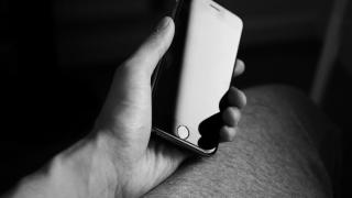 Vânzările mai scăzute de modele iPhone afectează şi furnizorii de componente, inclusiv Sony