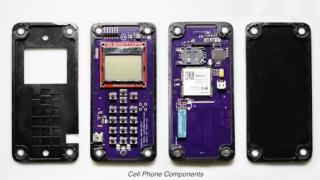 Modularitatea dusă la un nou nivel, prin telefonul care se asamblează singur, o creaţie MIT