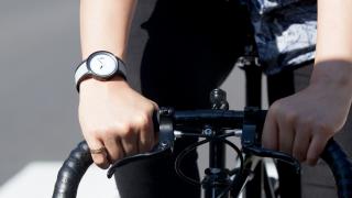 Sony lansează ceasul inteligent FES Watch U; terminal cu display e-ink ce este subiectul unei campanii de crowdfunding