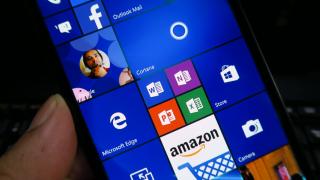 Microsoft Lumia 950 XL: Display cu luminozitate rezonabilă, dar neuniformă
