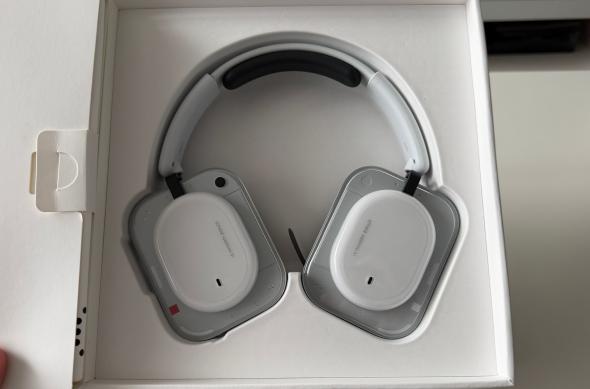 Nothing Headphone (a) - Design: Nothing-Headphone-a_ (3).jpg