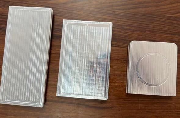 samsung machete: Alleged-Samsung-Galaxy-Z-Fold-8-Wide-Galaxy-Z-Fold-8-Galaxy-Z-Flip-8-Dummy-Units-Or-Design-Prototypes-02.jpeg