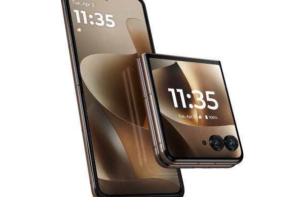 Motorola razr 70 Ultra - Fotografii: MOTOROLA RAZR 70 ULTRA_BASICPACK_COCOA_PDP HERO.jpg